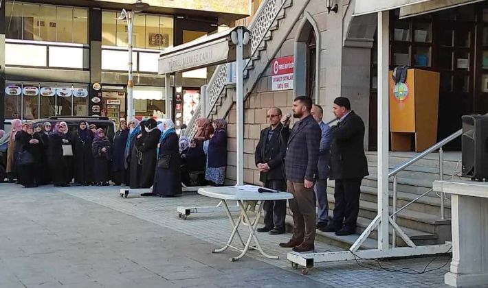 Umre Kafilesi Dualarla U Urland G Ncel Olaylar Haberleri