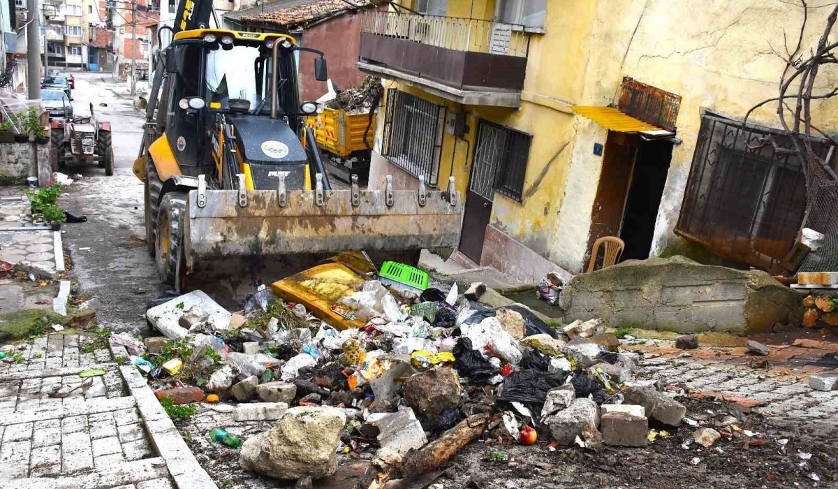 Gemlik dip bucak temizleniyor