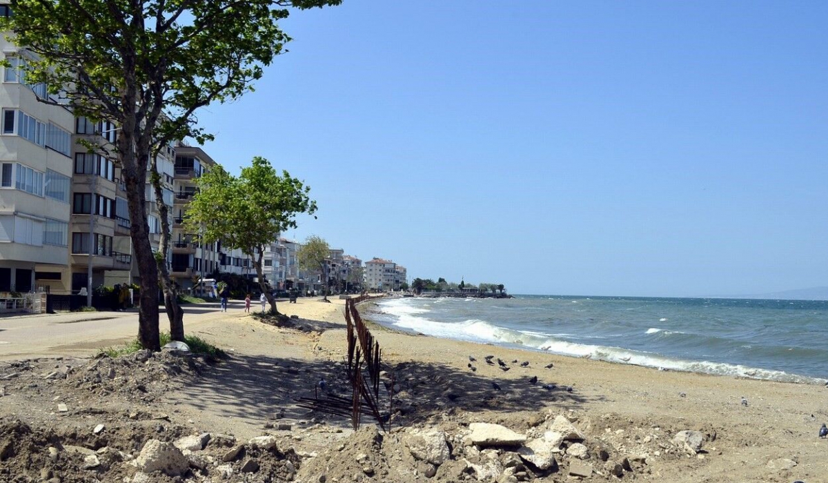 Güzelyalı sahil düzenlemesi esnaf ve vatandaşı çileden çıkardı