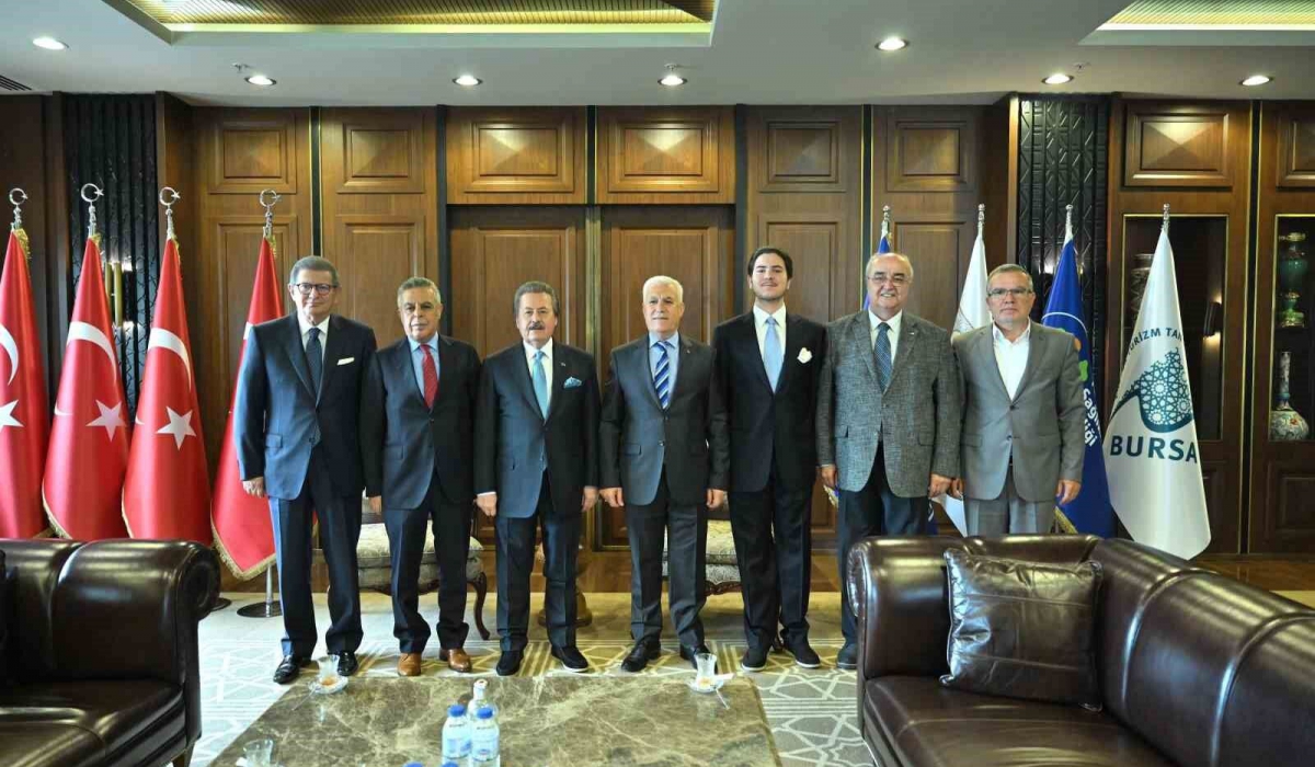 Başkan Bozbey, eski Bakan Cavit Çağlar’ı ağırladı