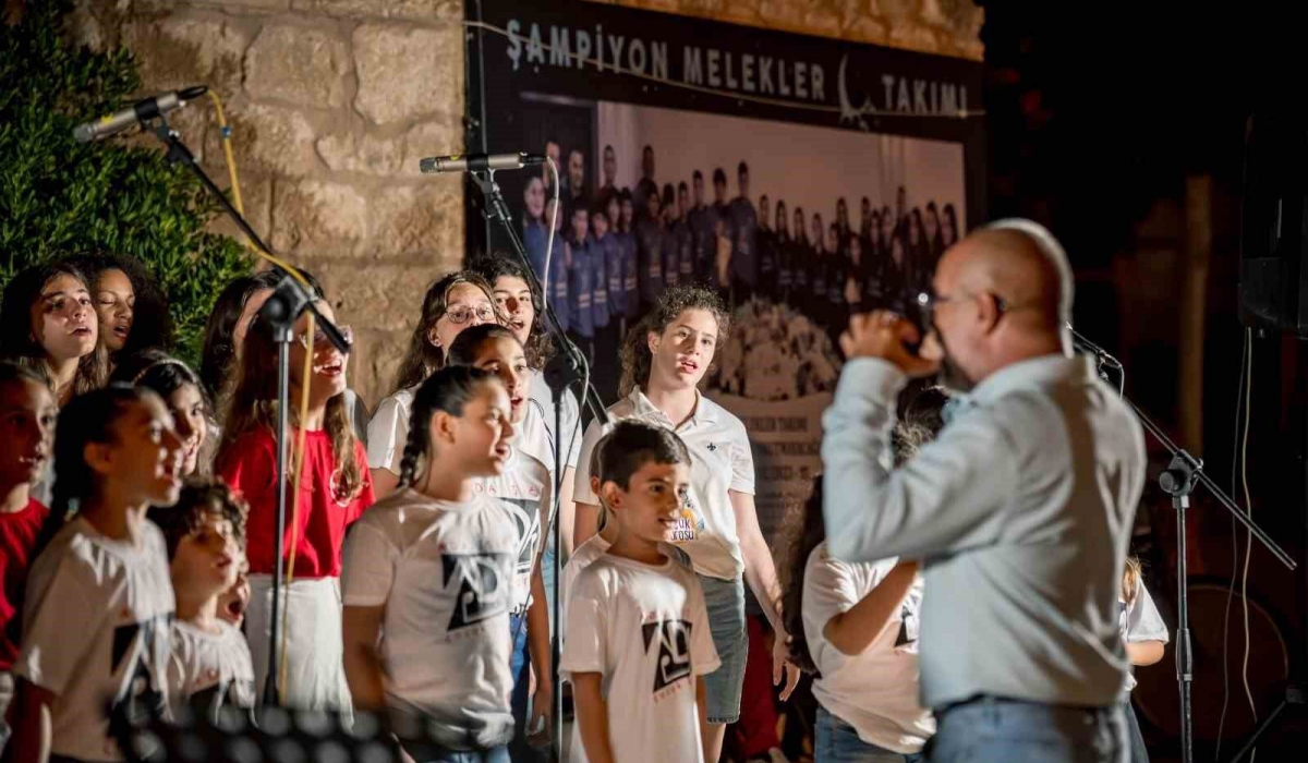 Nilüfer Çocuk ve Gençlik Korosu Kıbrıs’ta alkışları topladı