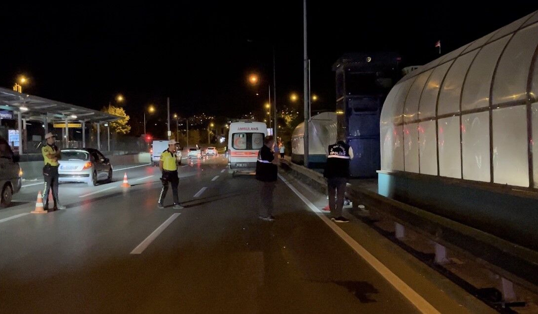 Moto kurye feci şekilde can verdi