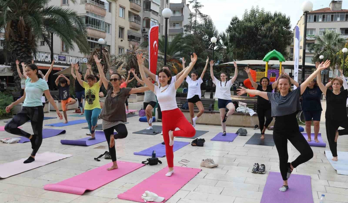 Mudanya’da pazar sabahı yoga ile başladı