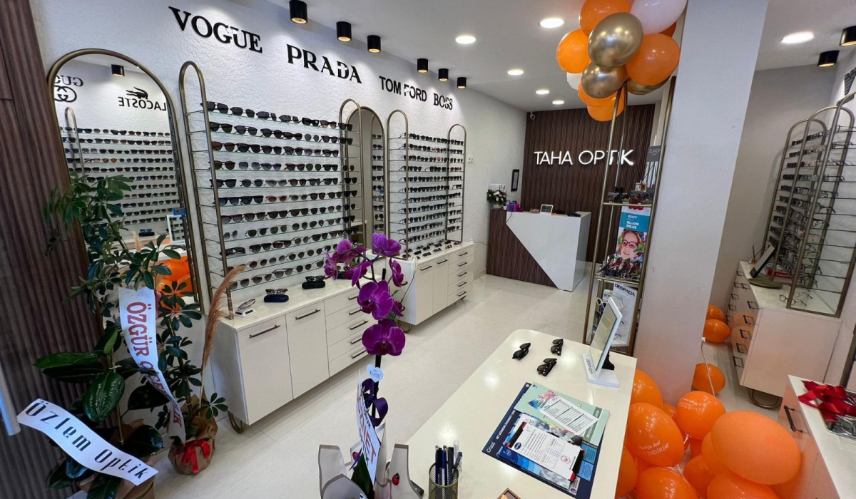 İnegöl'ün gözlükteki yeni trendi Taha Optik açıldı