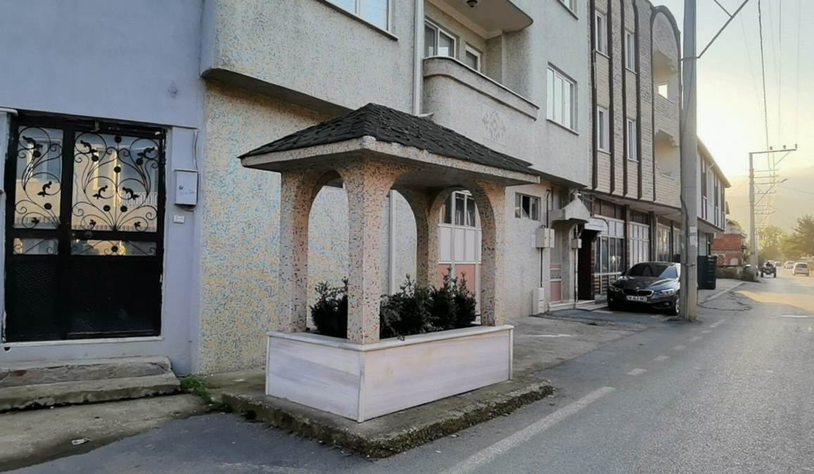 Bursa İnegöl’de ki Gizemli Mezarın Hikayesi Merak Uyandırıyor