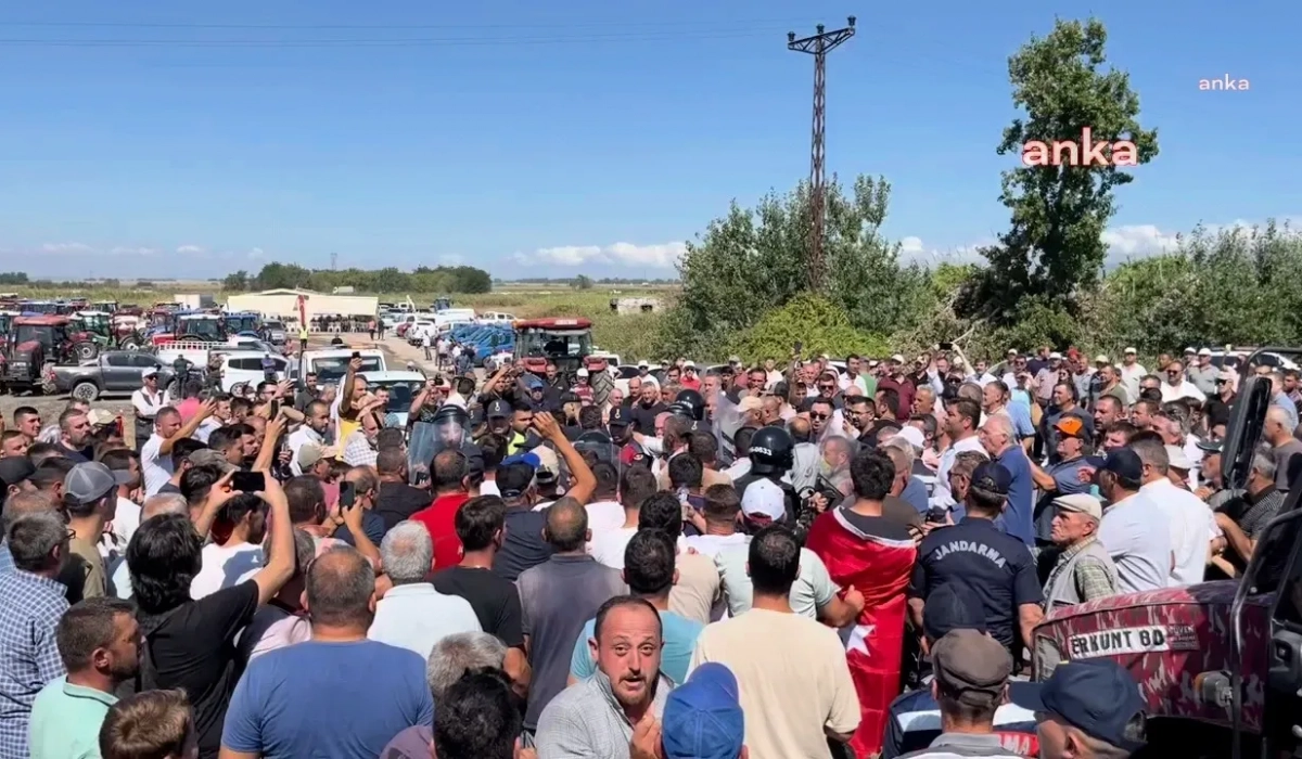 Bursa'da çiftçiler ana yolu kapatıp eylem yaptılar