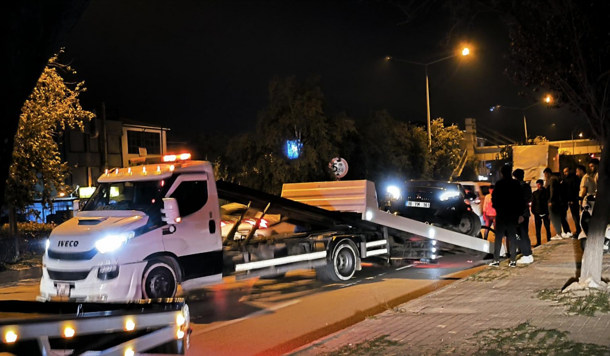 Alanyurt-Yenişehir Yolunda İki Araç Çarpıştı: 1 Kişi Yaralandı