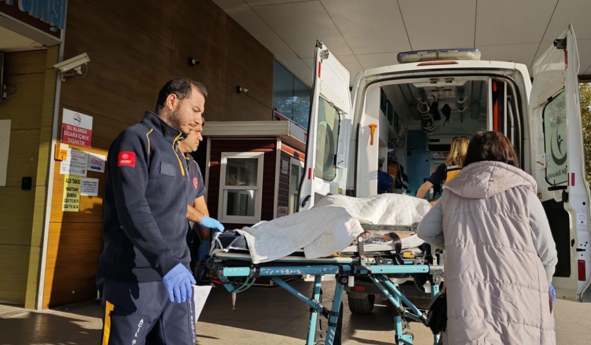 İnegöl'de 11 Yaşındaki Öğrenci Kapıya Çarptı, Beyin Kanaması Geçirdi