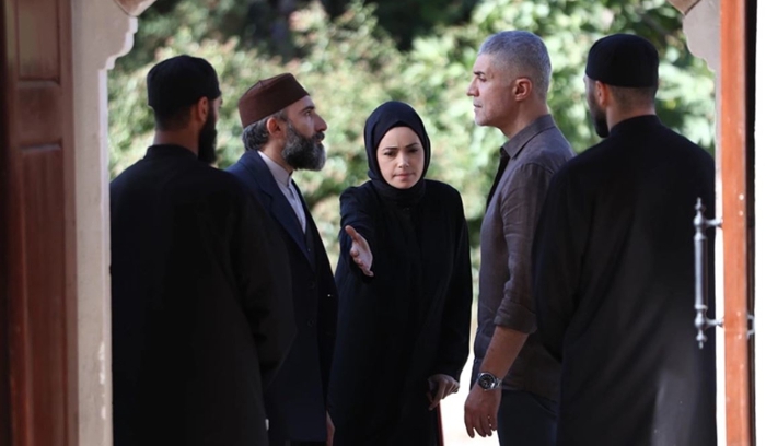 Kızıl Goncalar 23. Bölüm Fragmanı Yayınlandı: Meryem, Zeynep'e Mira ile Olan Gerçeği Açıklıyor!