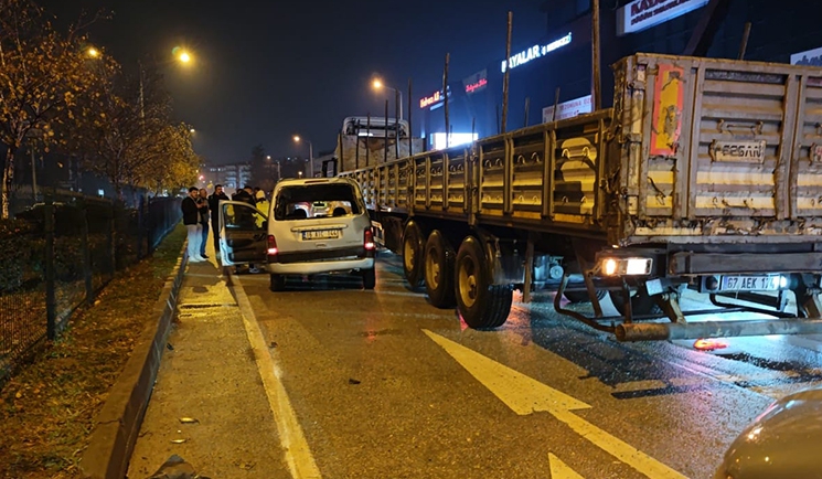 Trafik Durdu! Alanyurt Yolunda Kaza