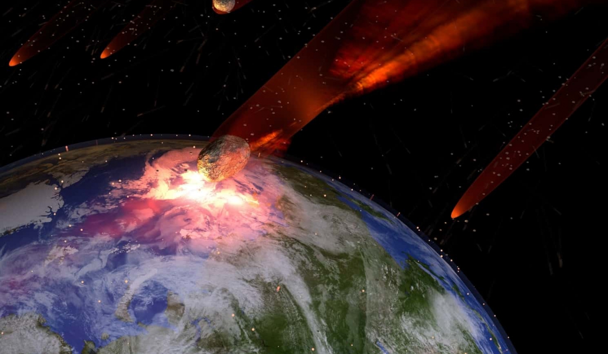 Atmosfere Giren Asteroit Dünya'da Panik Yarattı