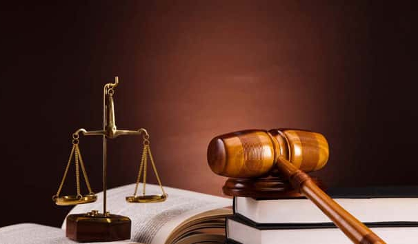Babasını pompalı tüfekle öldüren gencin cezasında indirim!