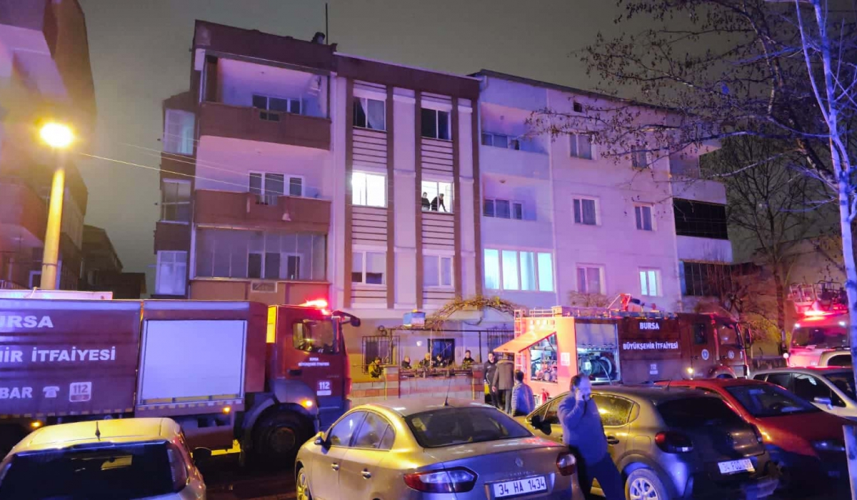 İnegöl'de 4 Katlı Binada Yangın Paniği: Bir Kişi Hastaneye Kaldırıldı