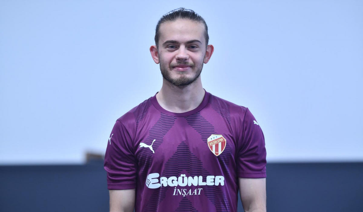Emir Özsoy yeni takımına imzayı attı