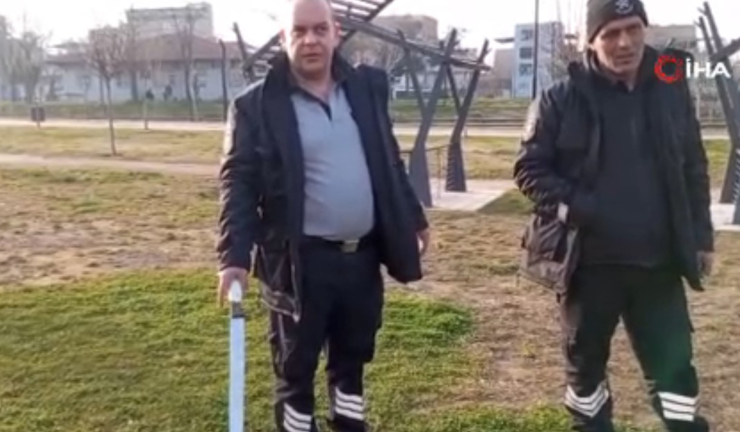 Kavgayı ayırmak istersen döner bıçağıyla yaralandı