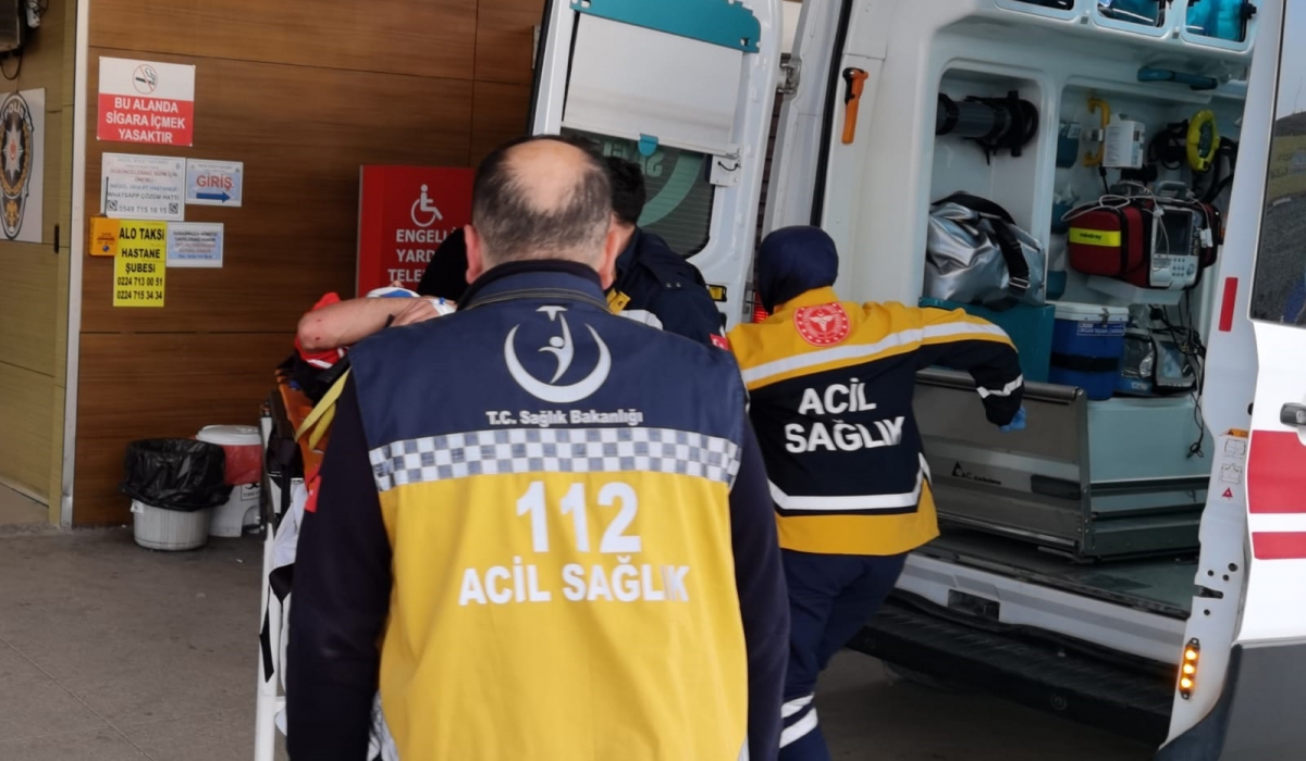Suntaların altında kalan işçi hastanelik oldu!