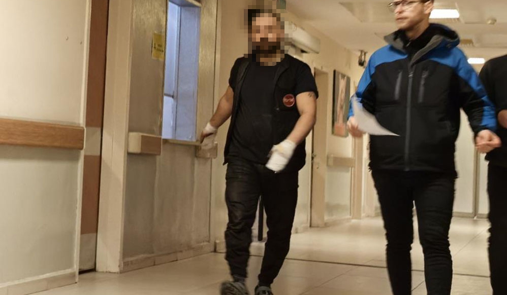 Talihsiz işçi 2 elini makineye kaptırdı