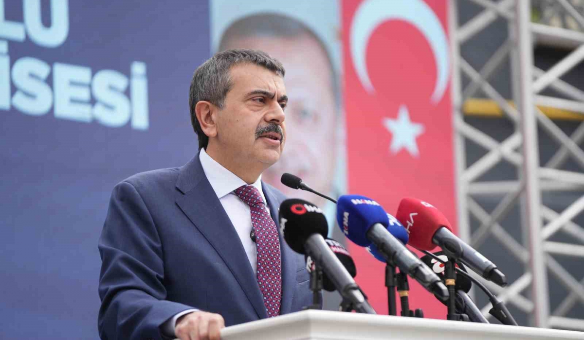 Bakan Tekin öğretmenleri ve müdürleri uyardı
