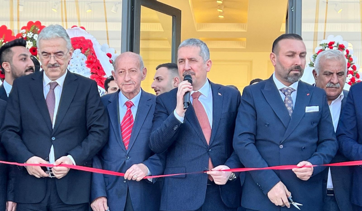 Dasell, Pierre Cardin ve Lacivert Mobilya Mağazaları Törenle Açıldı
