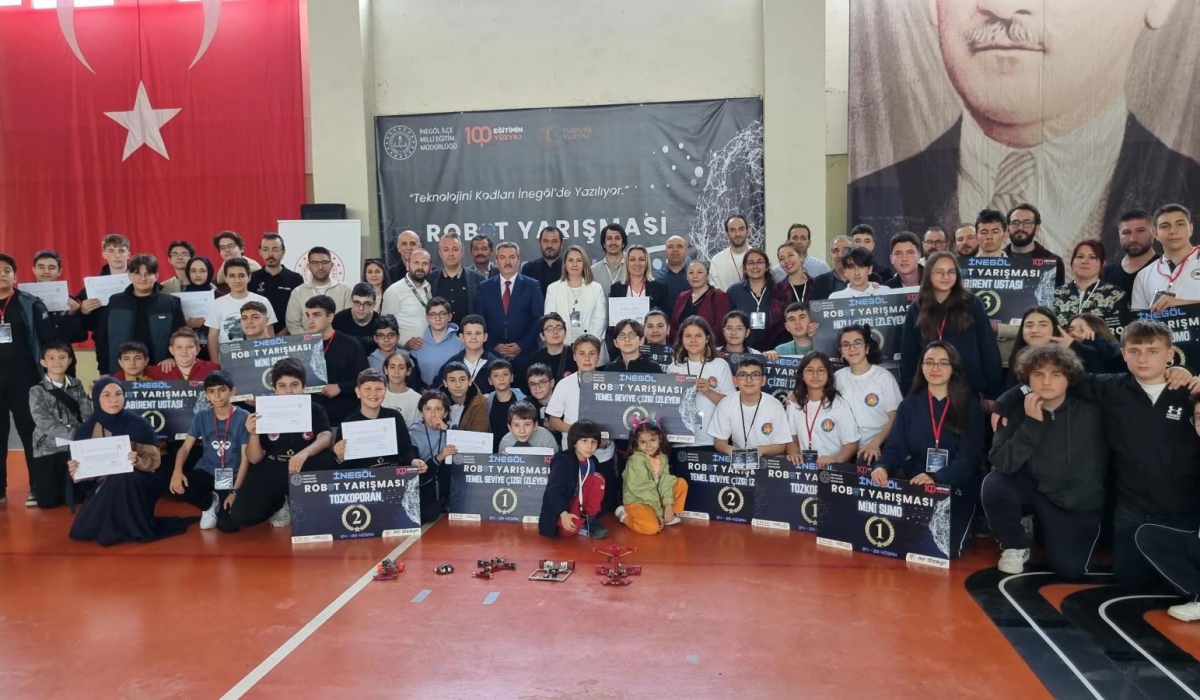 İnegöl’de Geleceğin Mühendisleri Robotlarıyla Yarıştı