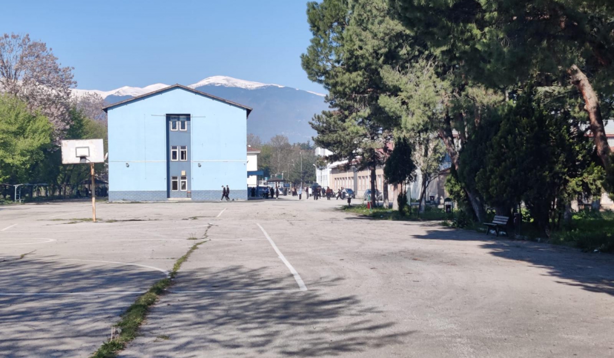 İnegöl'de öğrencilerden oturma eylemi