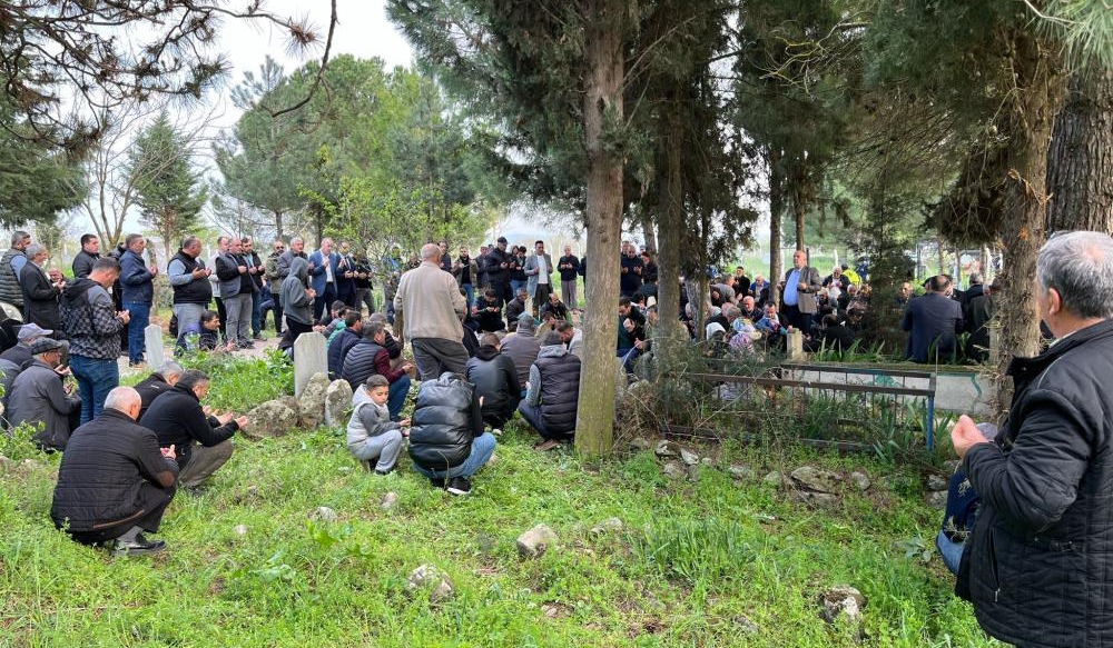 Yangında hayatını kaybeden kardeşler gözyaşlarıyla toprağa verildi