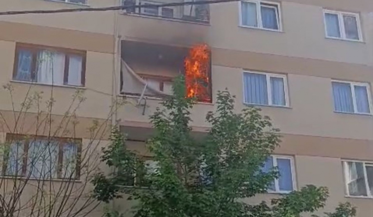 Yanık unutulan sigara balkonu küle çevirdi