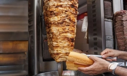 İnegöl'de döner yiyen yaşlı adam az daha canından oluyordu!