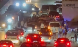İnegöl'de gençlerin kavgası kamerada
