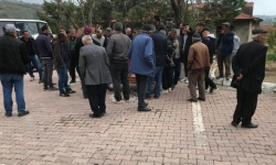 O köyün sakinleri korkudan eve giremiyorlar