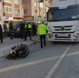 Tek teker üzerinde gitmek isterken kaza yaptı