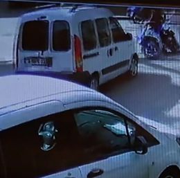 Bursa’da hafif ticari araç ile motosiklet çarpıştı: 1 yaralı