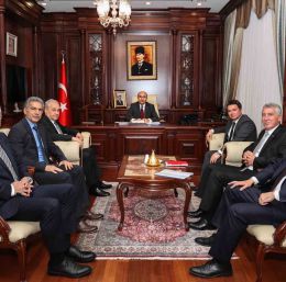 Göreve başlayan belediye başkanları, Vali Mahmut Demirtaş’ı ziyaret etti