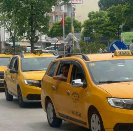 Mudanya’da taksiciler ve minibüscülerden protesto  konvoyu