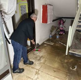 Bursa’da sağanak yağış hayatı felç etti: Evleri su bastı, yollar kapandı