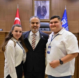 Yerel ve ulusal sorunlara genç bakış