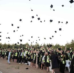 Ziraat Fakültesi’nde mezuniyet sevinci