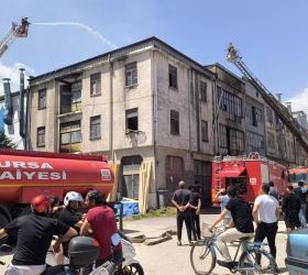 Sanayide büyük yangın! Korkuyla izlediler