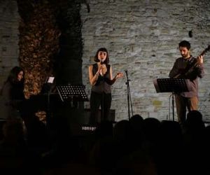 Genç sanatçılardan Güvercinada’da muhteşem performans