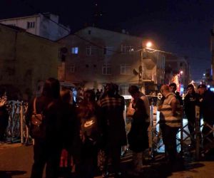 Kadıköy’de patlamanın yaşandığı mahalle sakinleri evlerine alındı