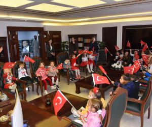 Miniklerden Başkan Bakkalcıoğlu’na bayram kutlaması