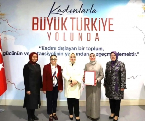 Başkan Esra Özbek Balcı, mazbatasını aldı