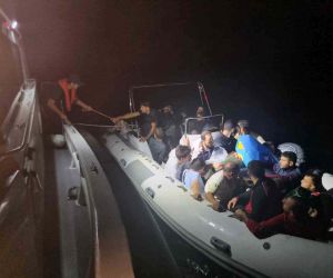 Fethiye açıklarında 23 düzensiz göçmen yakalandı