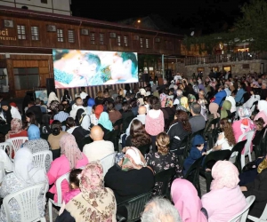 Yıldız Tozu filminin özel gösterimi Kemaliye’de yapıldı