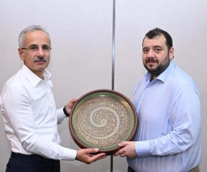 Ulaştırma Bakanı Uraloğlu, BAE Yatırım Bakanı Al Suwaidi ile bir araya geldi