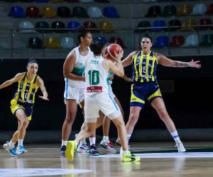 Kadınlar Basketbol Süper Ligi: İzmit Belediyespor: 70 - Fenerbahçe: 75
