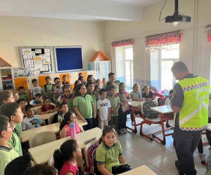 Jandarma ekiplerinden trafik eğitimi