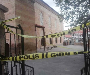 Ankara’da cami avlusunda bıçaklı saldırı: 1 ağır yaralı