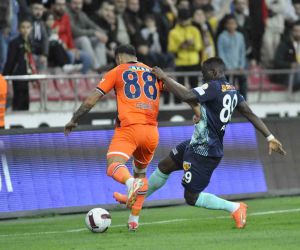Trendyol Süper Lig: Kayserispor: 0 - RAMS Başakşehir: 0  (İlk yarı)