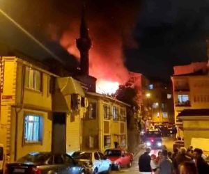 Fatih’te kaçak define aranan binanın yakıldığı iddia edildi, 1 kişi gözaltına alındı